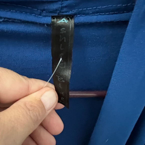 Ashlynn blue cardigan size large
R1 - Picture 2 of 3